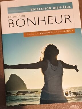 Le guide du Bonheur - French Wellness Book with Beach Cover